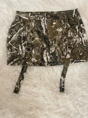 Camo Cargo Mini Skirt - Olive Green